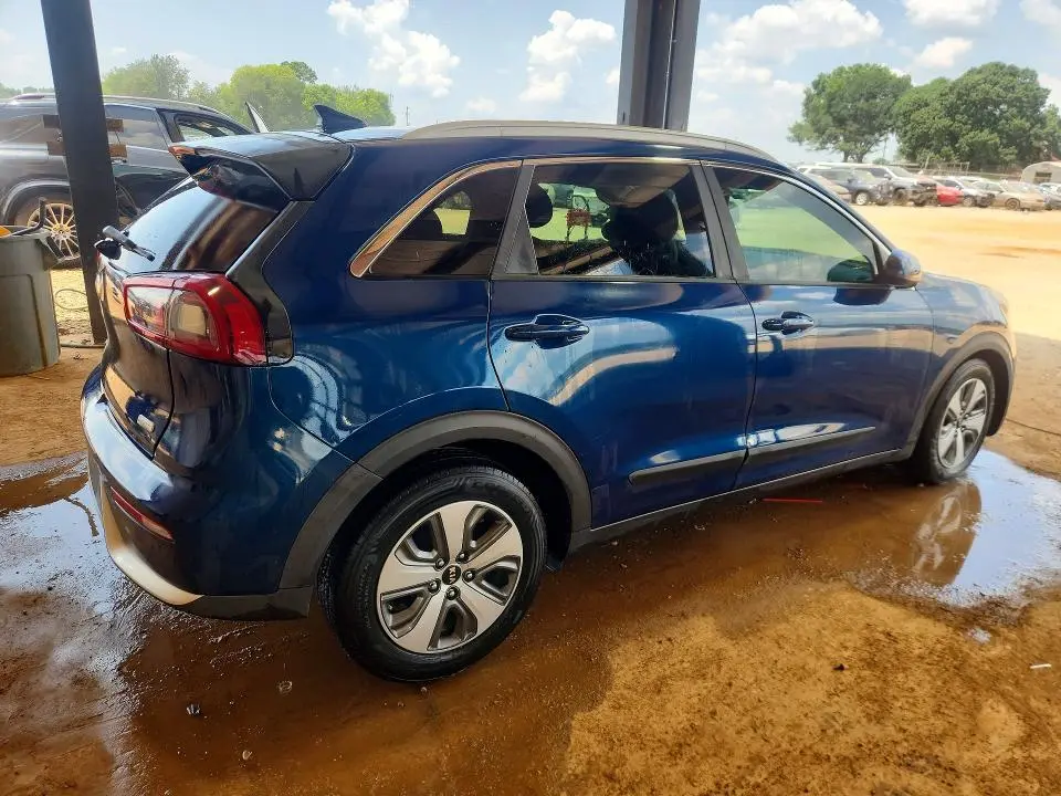 2019 KIA NIRO LX  