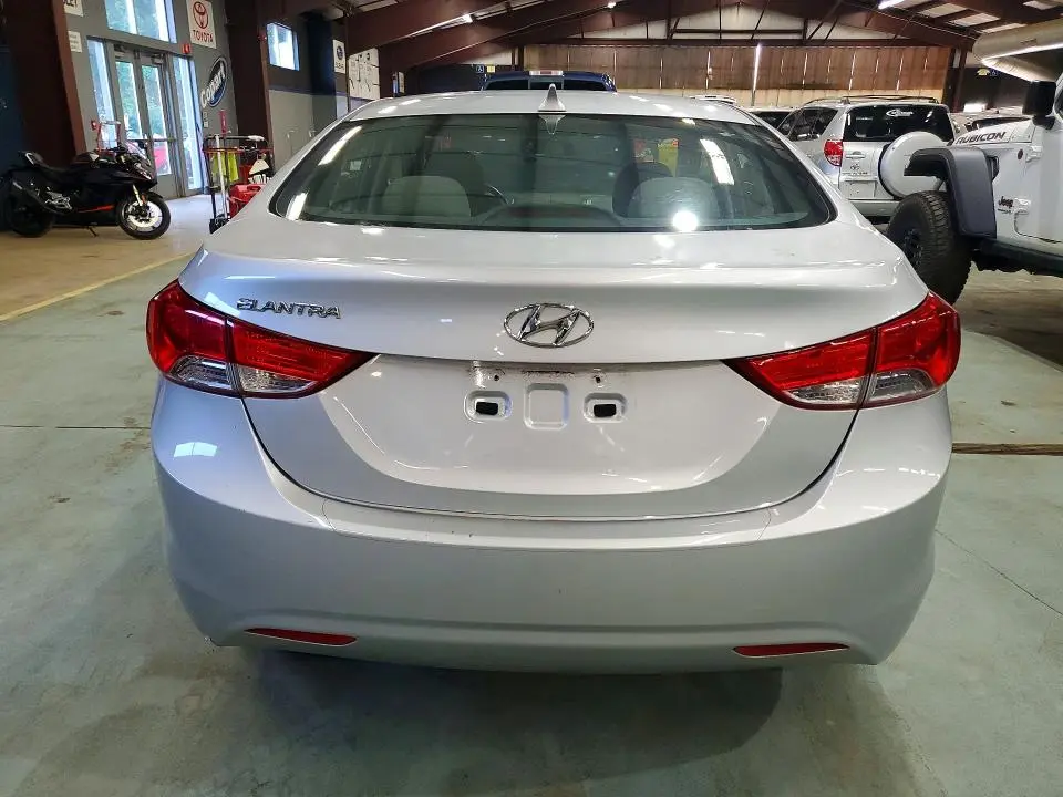 2013 HYUNDAI ELANTRA   