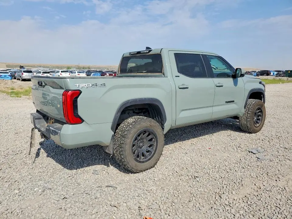 2022 TOYOTA TUNDRA SR5  