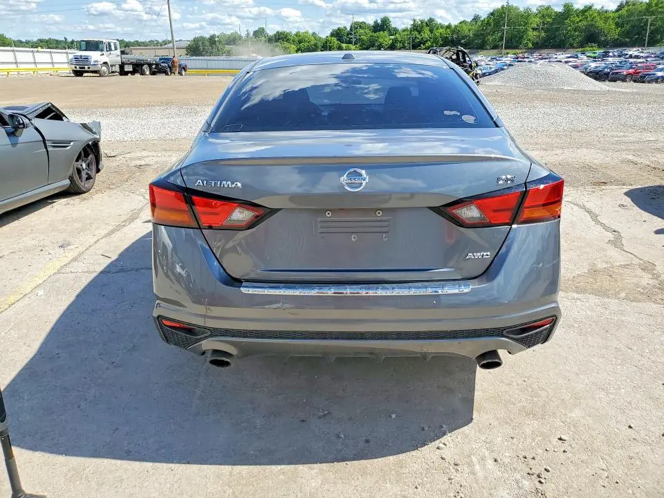 2019 NISSAN ALTIMA SR  