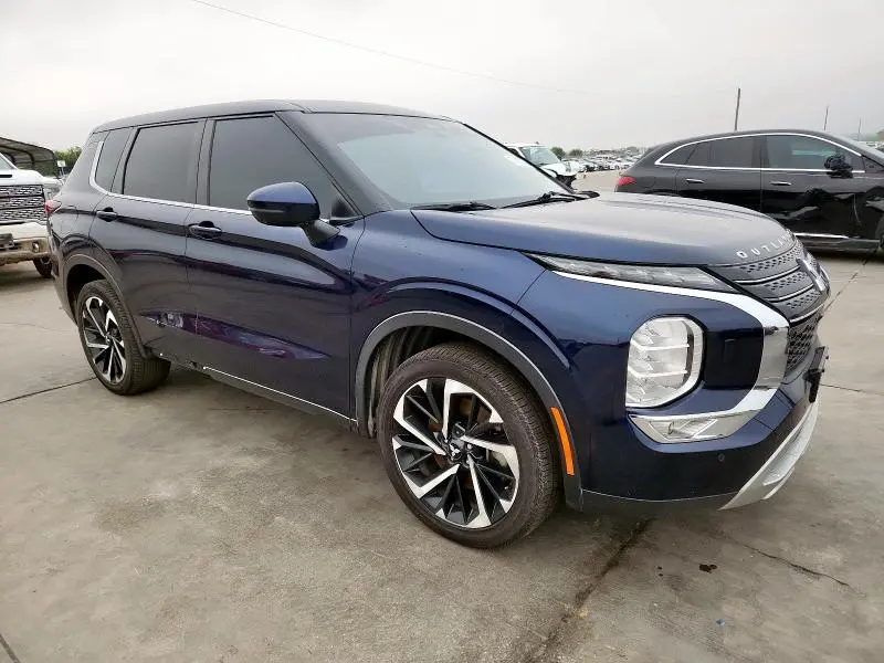 2022 MITSUBISHI OUTLANDER SE  