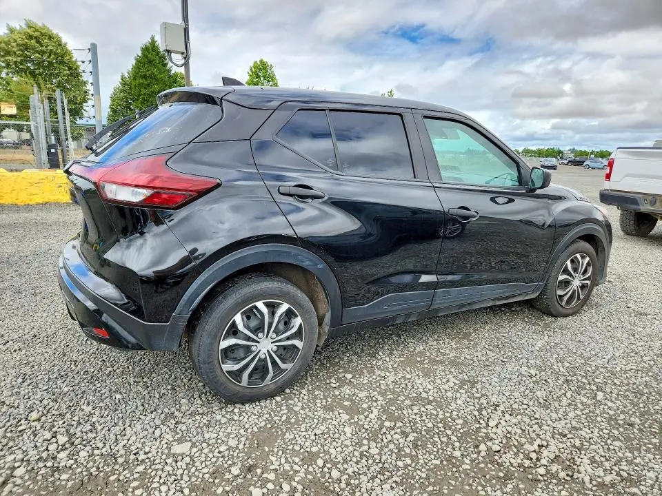 2021 NISSAN KICKS S  
