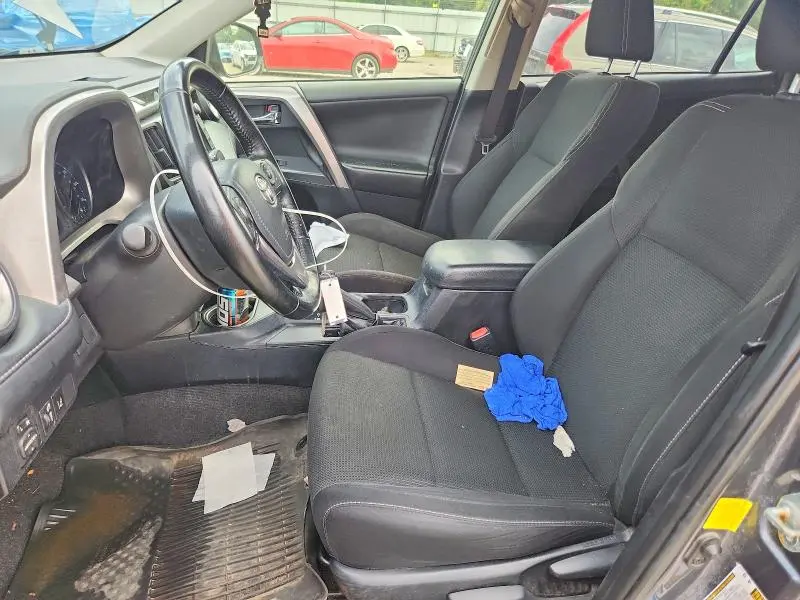 2017 TOYOTA RAV4 XLE  