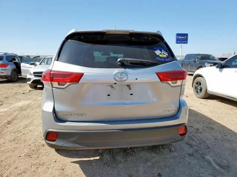 2019 TOYOTA HIGHLANDER LE  