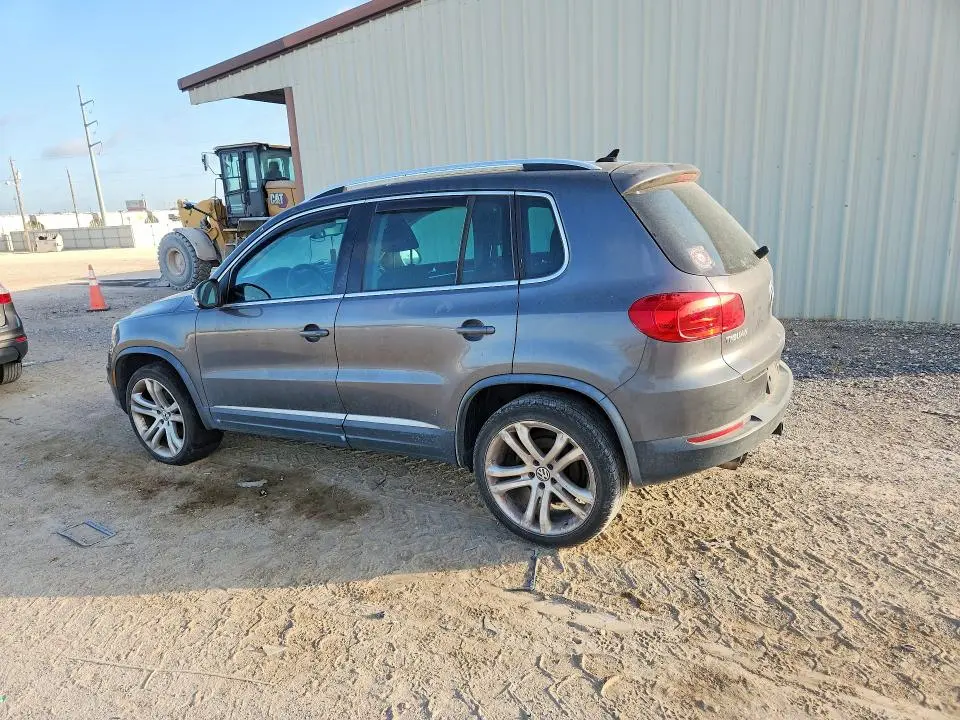 2012 VOLKSWAGEN TIGUAN S  