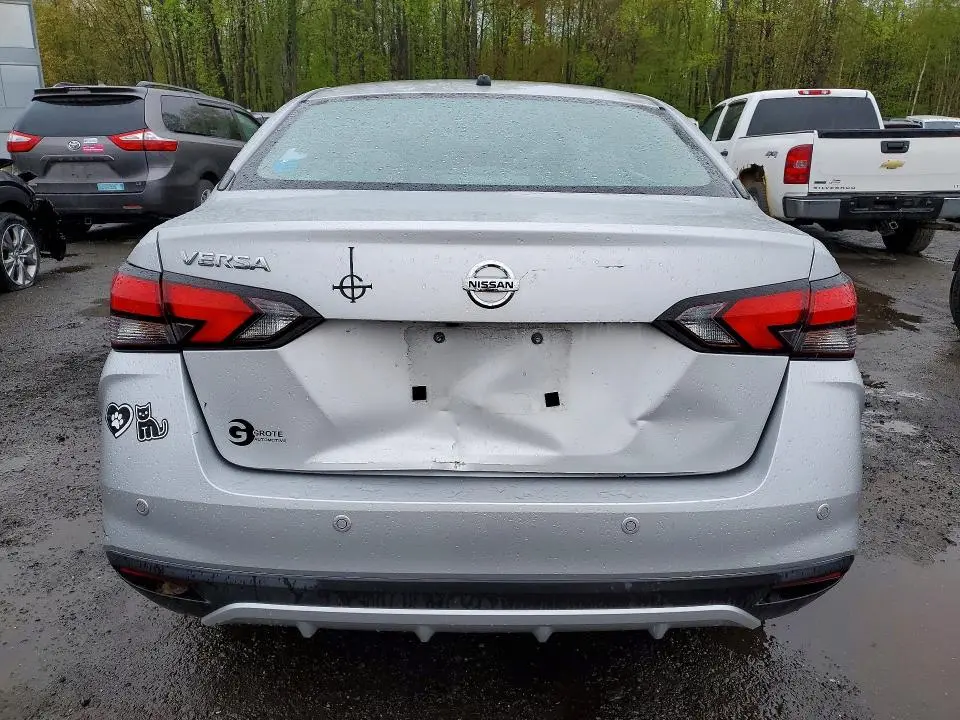 2021 NISSAN VERSA S  
