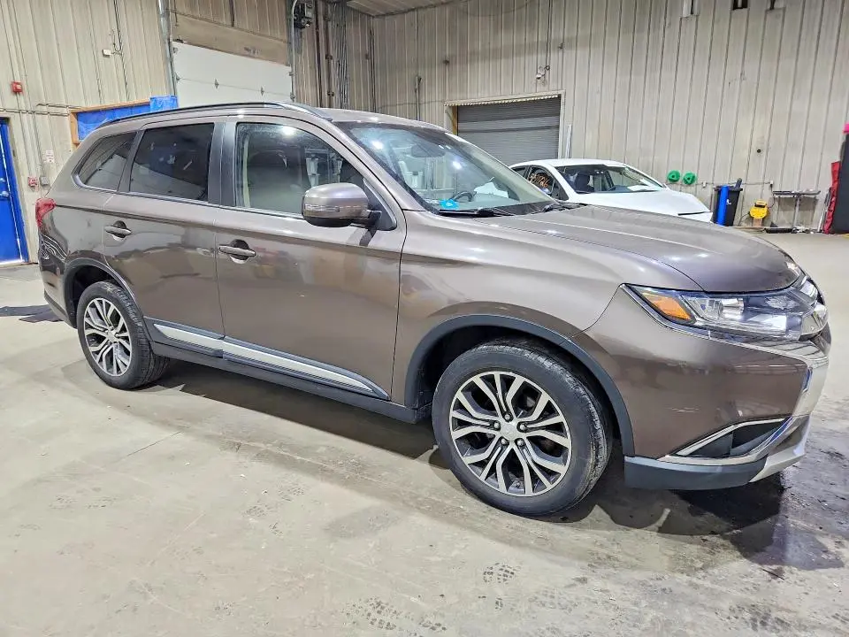 2016 MITSUBISHI OUTLANDER SE  