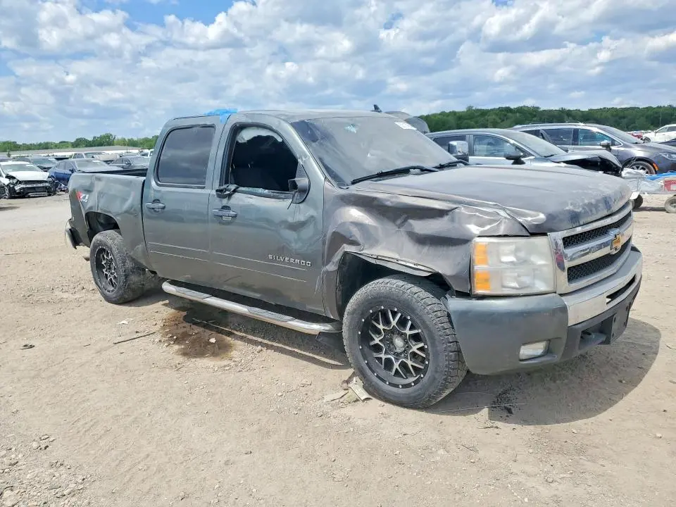 2011 CHEVROLET SILVERADO K1500 LT  