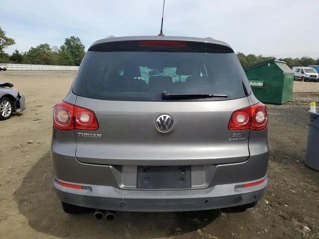 2011 VOLKSWAGEN TIGUAN S  