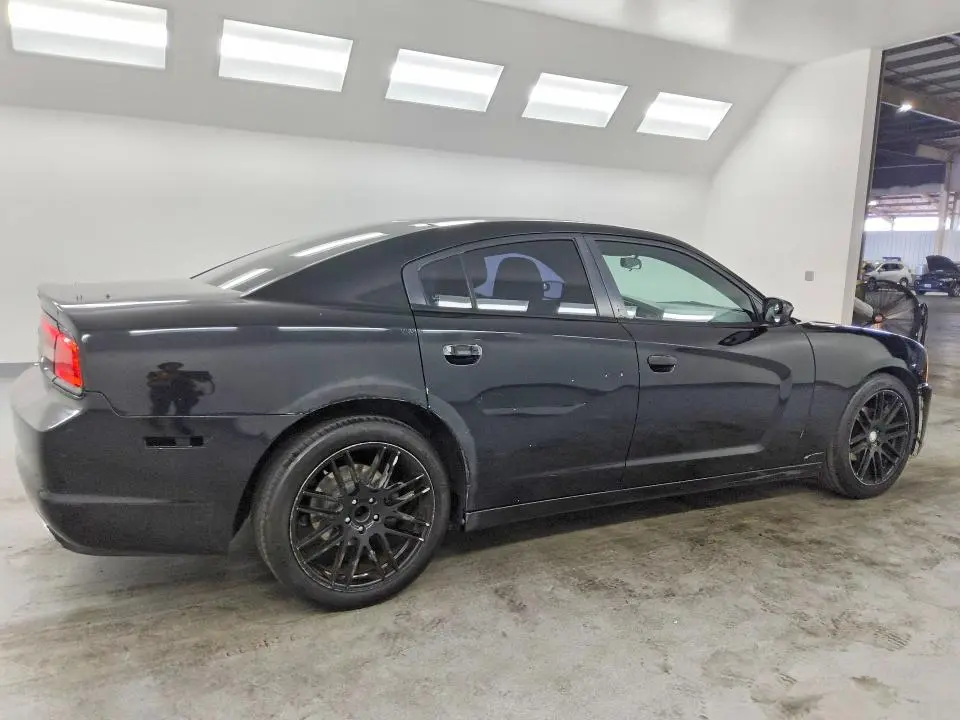 2013 DODGE CHARGER SE  