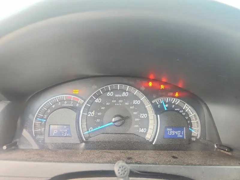 2013 TOYOTA CAMRY SE  