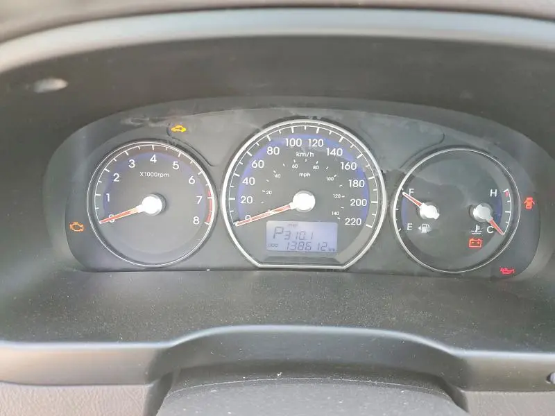 2010 HYUNDAI SANTA FE SE  