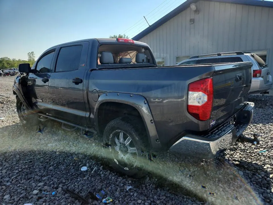 2016 TOYOTA TUNDRA CREWMAX SR5  
