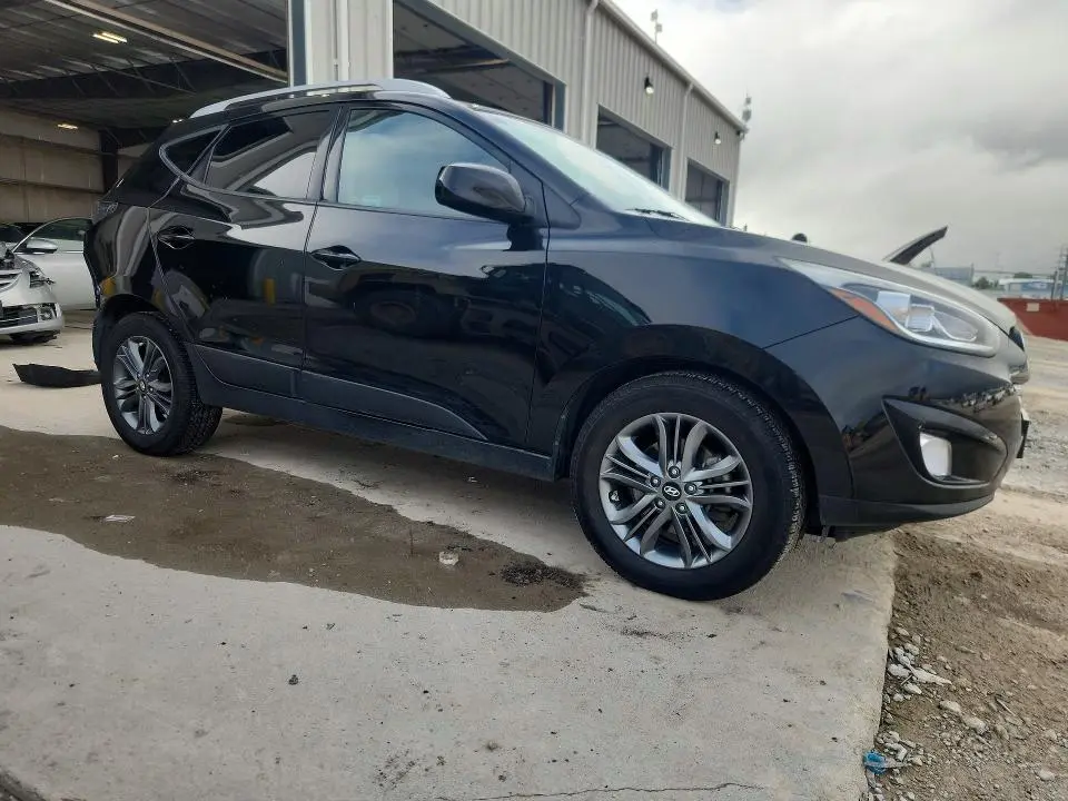 2015 HYUNDAI TUCSON SE  