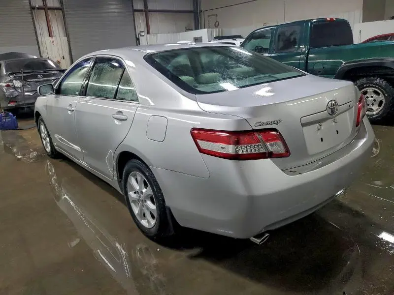 2010 TOYOTA CAMRY SE  