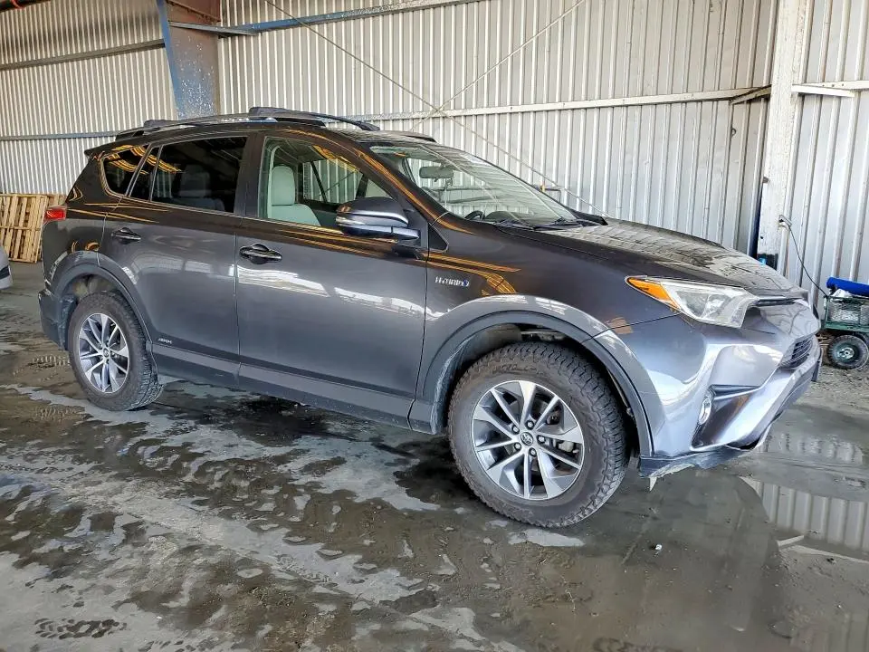 2018 TOYOTA RAV4 HV LE  