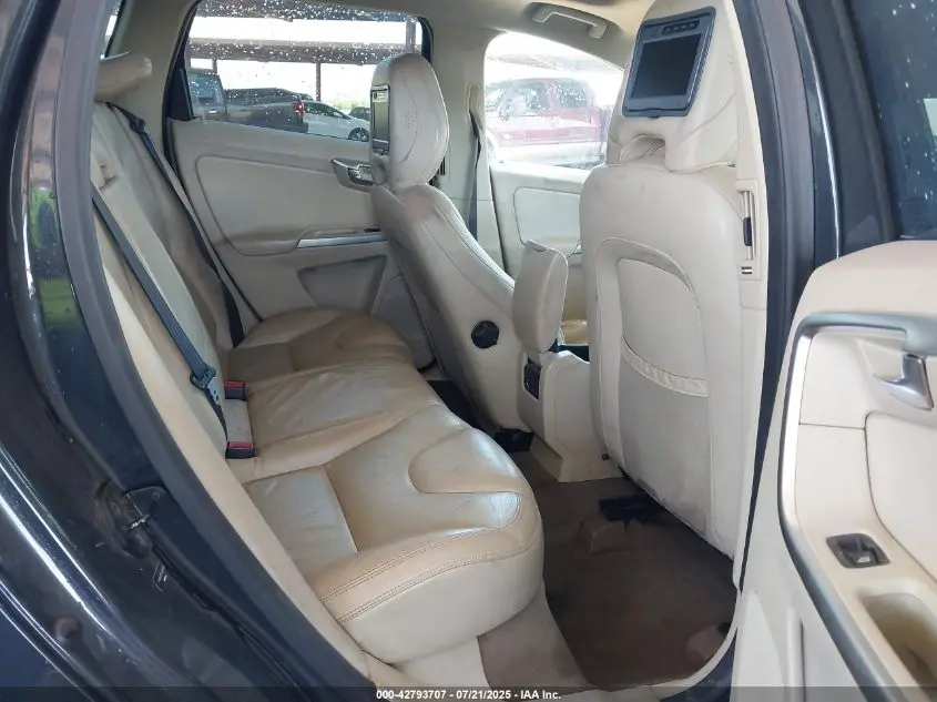 2010 VOLVO XC60  