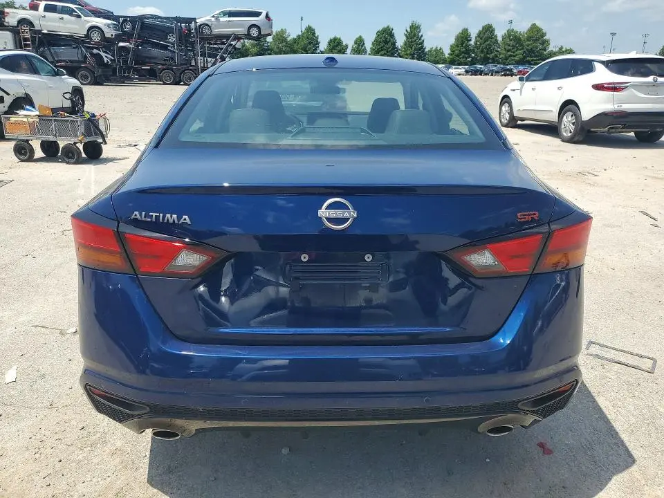 2024 NISSAN ALTIMA SR  