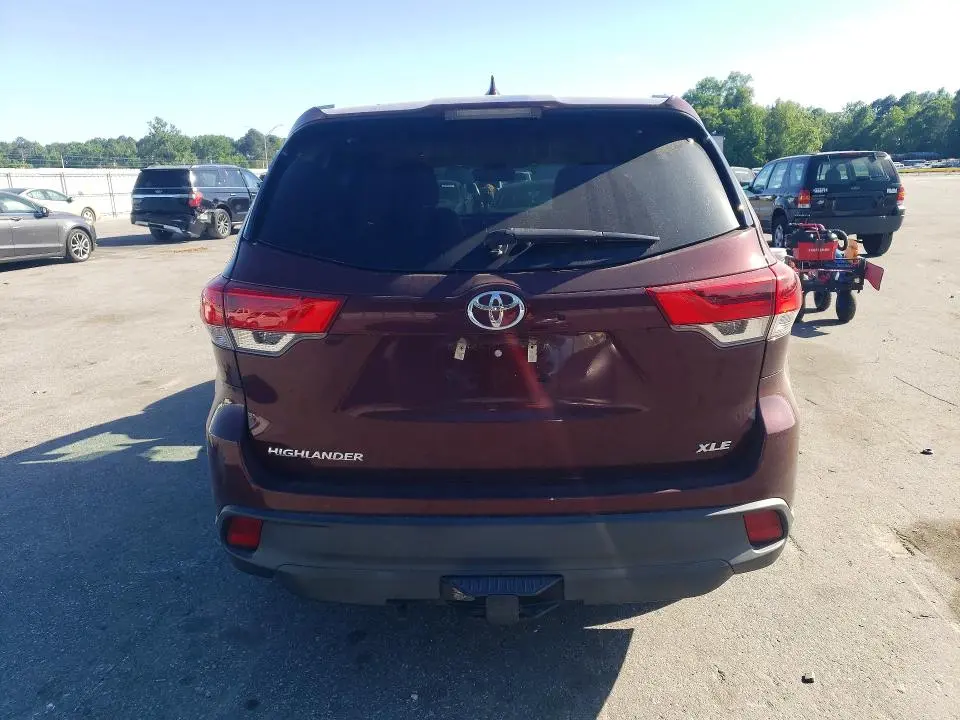 2018 TOYOTA HIGHLANDER XLE  