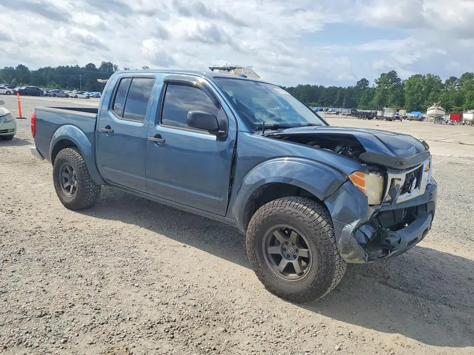 2013 NISSAN FRONTIER S  