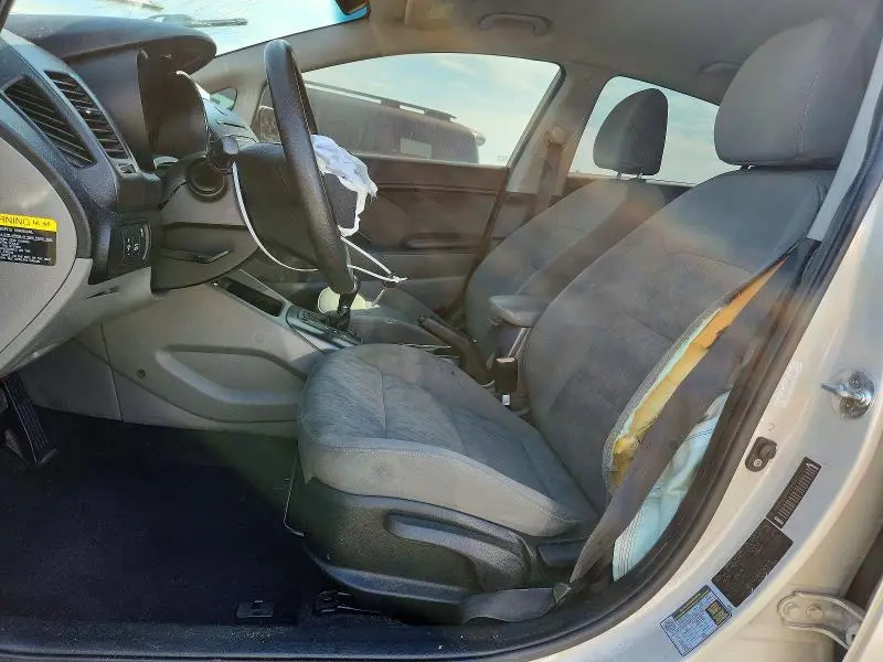 2015 KIA FORTE LX  