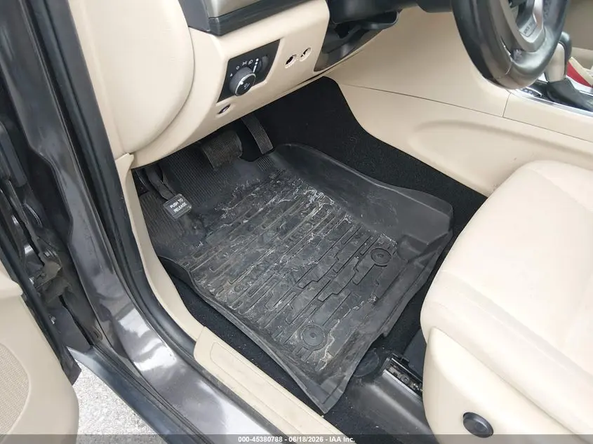 2019 JEEP GRAND CHEROKEE LAREDO E 4X4