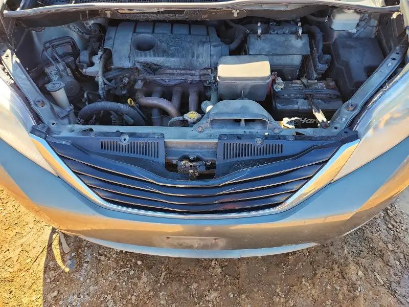2012 TOYOTA SIENNA BASE  