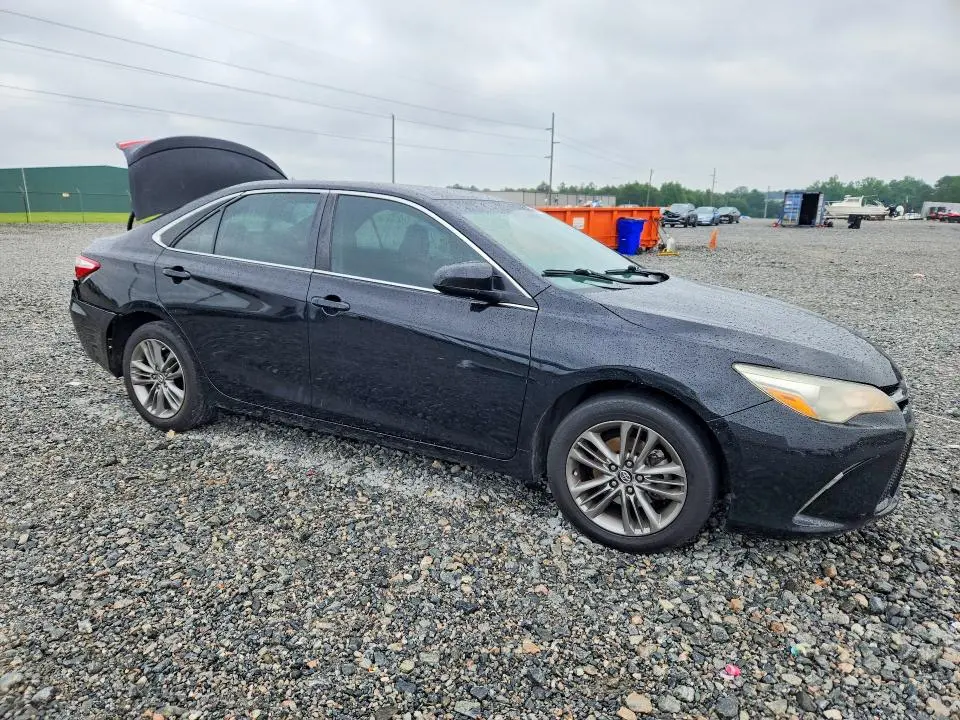 2017 TOYOTA CAMRY SE  