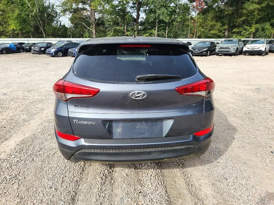 2018 HYUNDAI TUCSON SE  