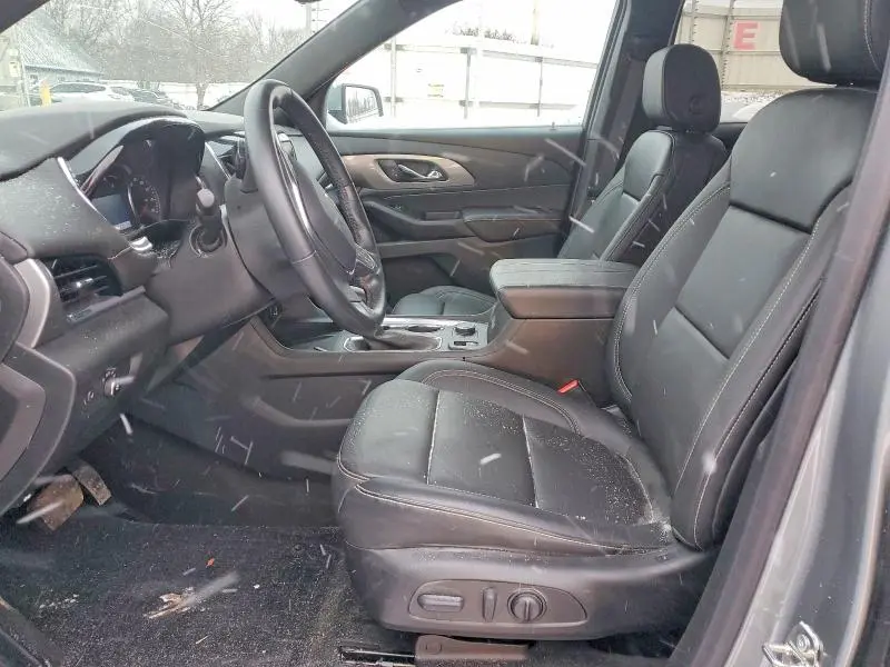 2023 CHEVROLET TRAVERSE LT  