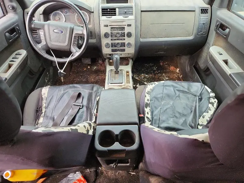 2010 FORD ESCAPE XLT  