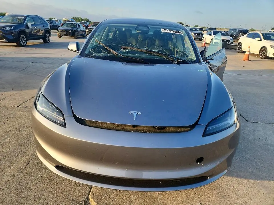 2025 TESLA MODEL 3   