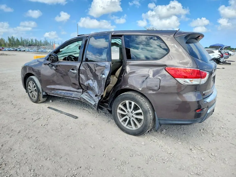 2016 NISSAN PATHFINDER SL  
