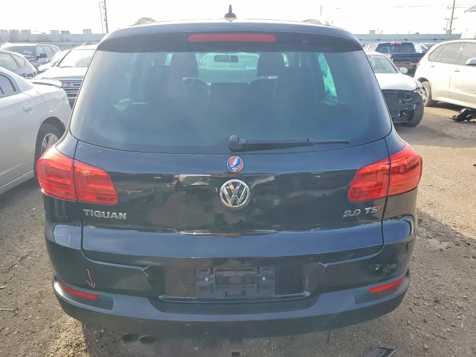 2013 VOLKSWAGEN TIGUAN S  
