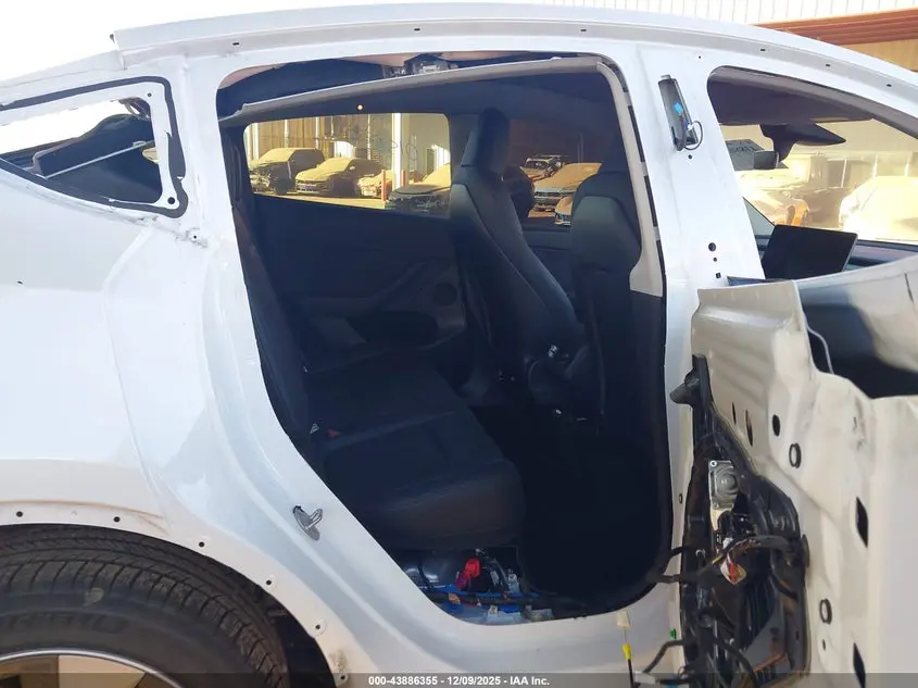 2022 TESLA MODEL Y LONG RANGE DUAL MOTOR ALL-WHEEL DRIVE
