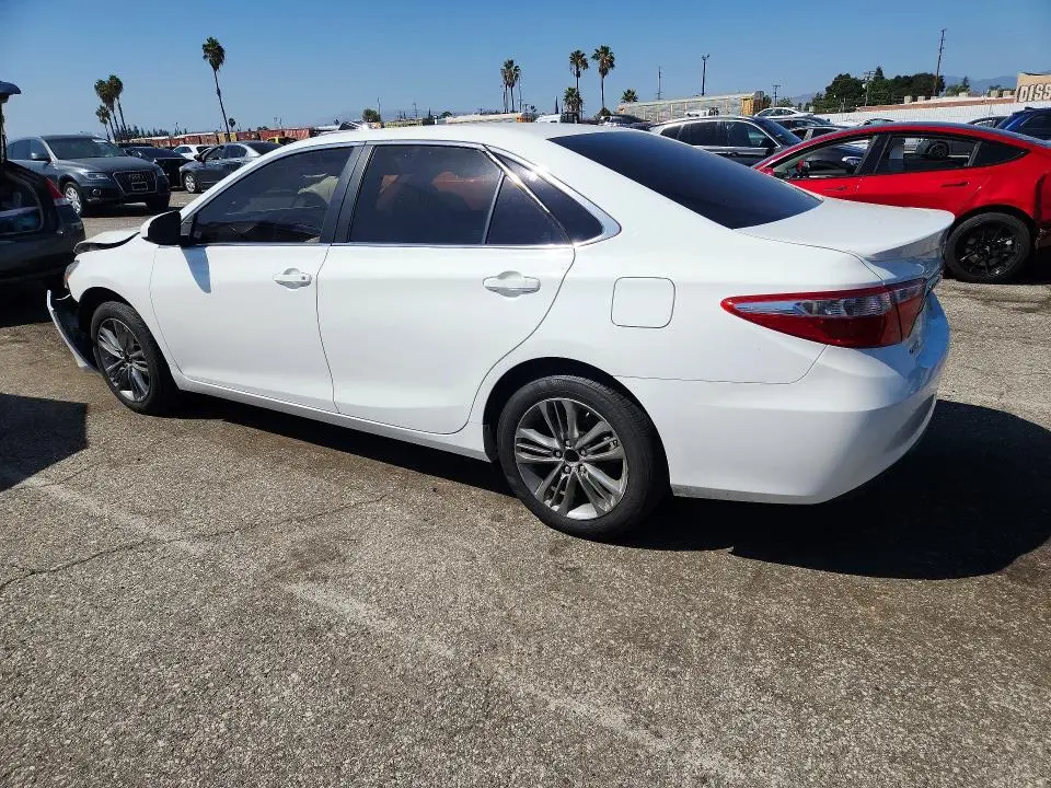 2016 TOYOTA CAMRY SE  