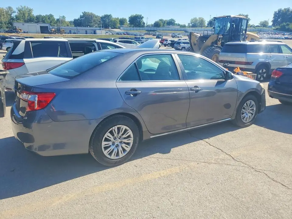2014 TOYOTA CAMRY LE  