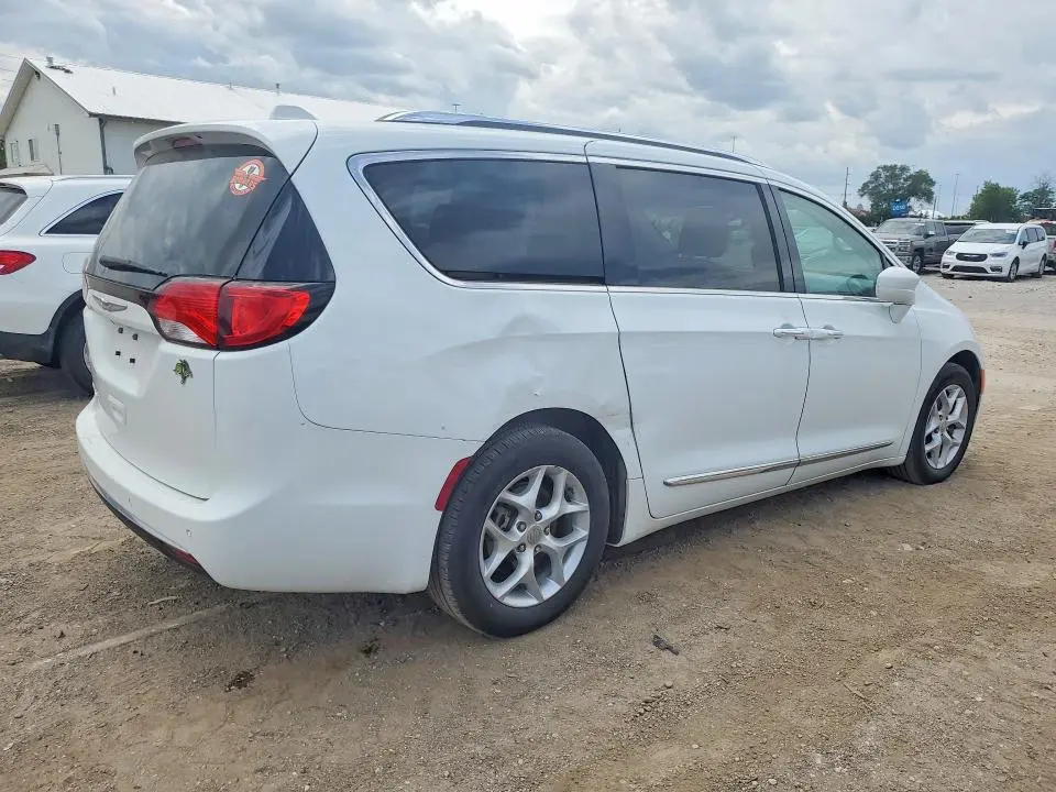 2017 CHRYSLER PACIFICA TOURING L PLUS  