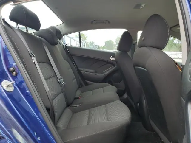 2017 KIA FORTE LX  
