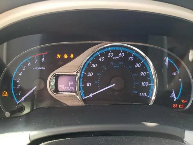 2013 TOYOTA SIENNA XLE  