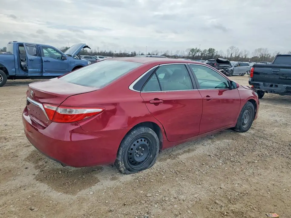 2015 TOYOTA CAMRY LE  