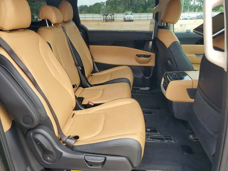 2024 KIA CARNIVAL EX  