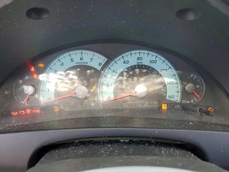 2011 TOYOTA CAMRY SE V6  