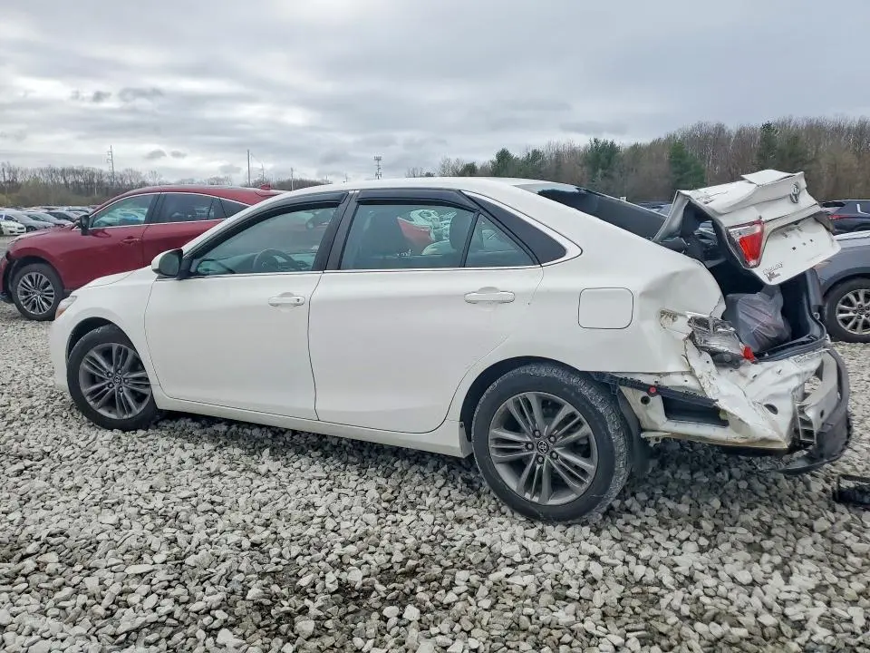 2016 TOYOTA CAMRY SE  