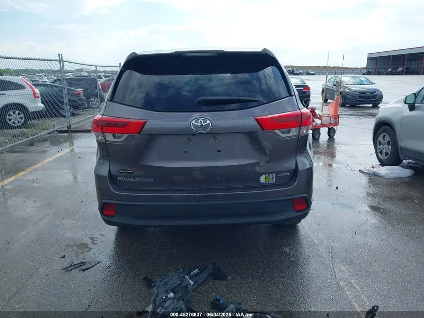 2019 TOYOTA HIGHLANDER LE