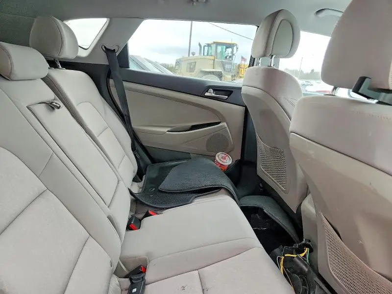 2018 HYUNDAI TUCSON SE  