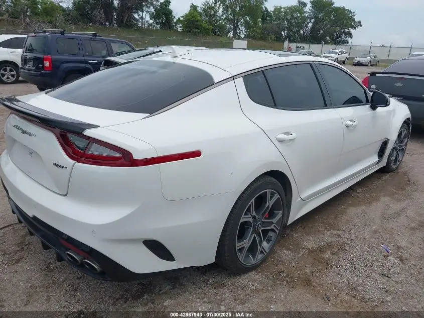 2019 KIA STINGER GT1