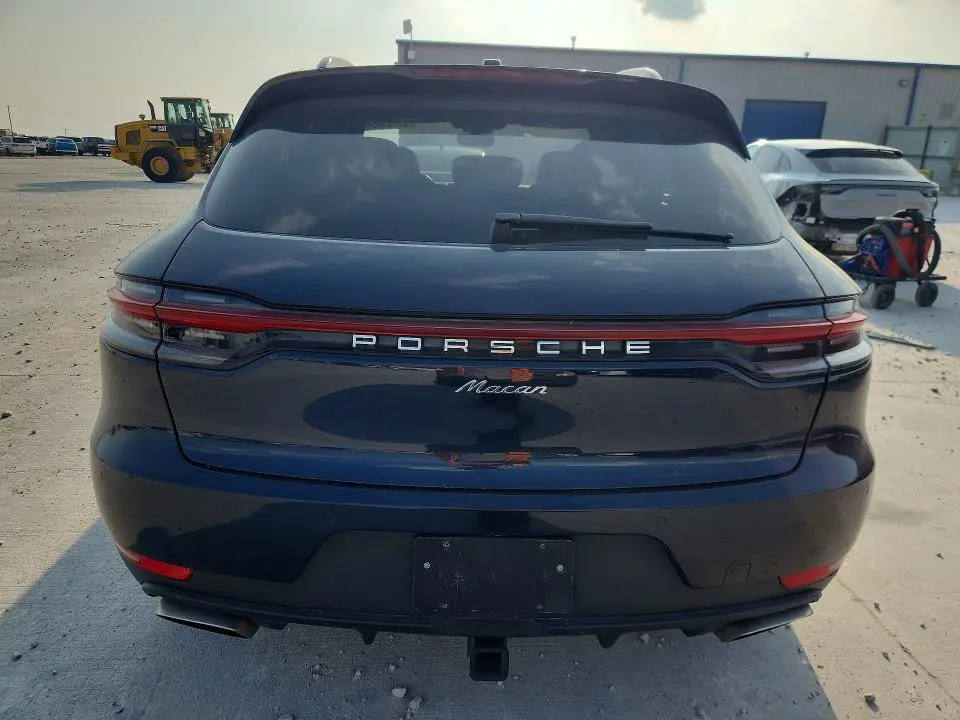 2020 PORSCHE MACAN   