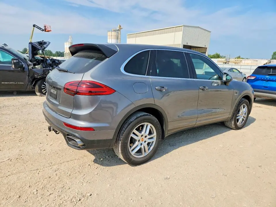 2016 PORSCHE CAYENNE   