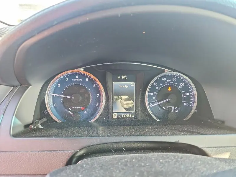 2016 TOYOTA CAMRY LE  